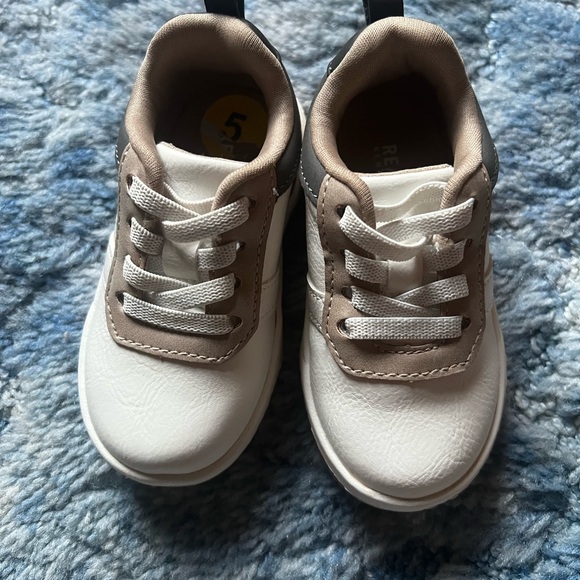 Kenneth Cole Kids White and Tan Sneakers - Picture 1 of 7